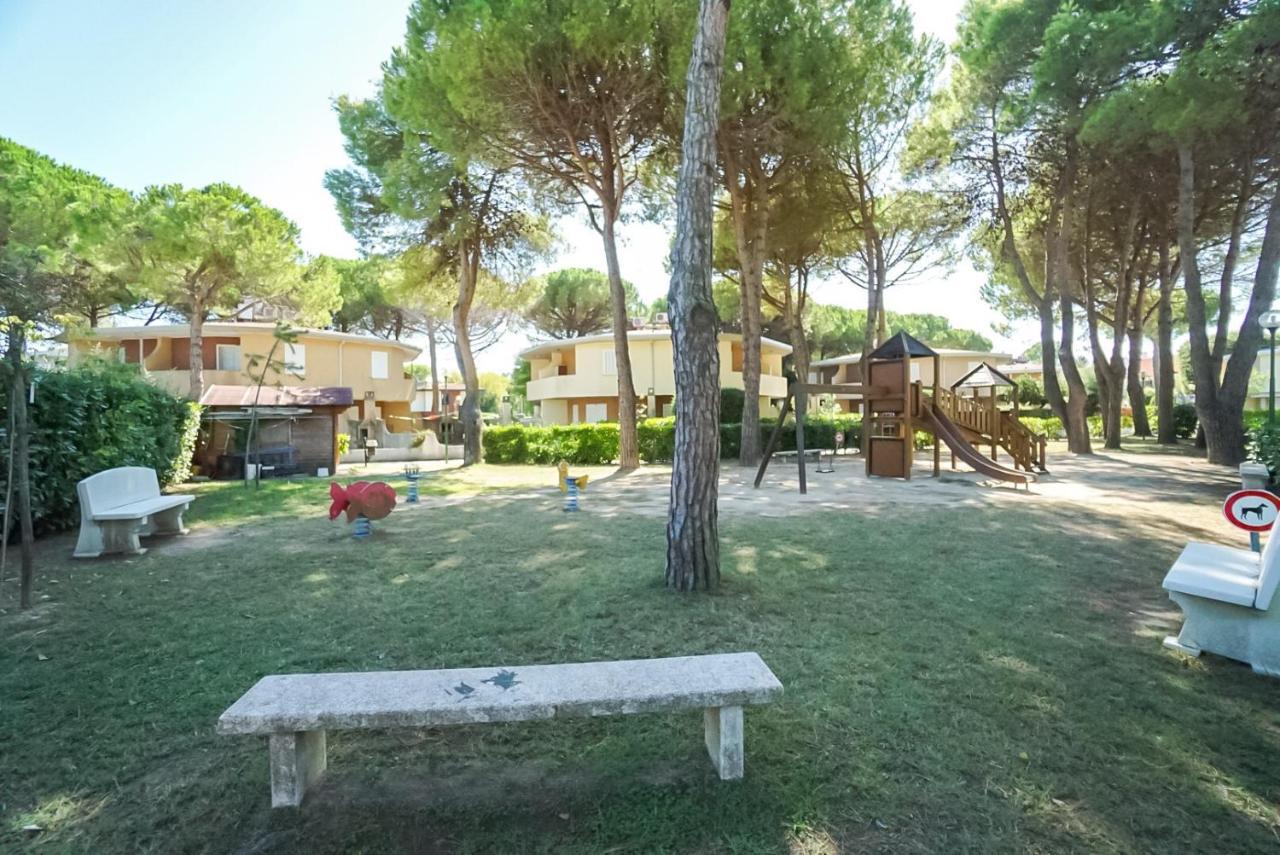 Villaggio Tivoli Бибионе Экстерьер фото